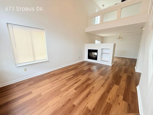 Photo - 673 Stobus Dr