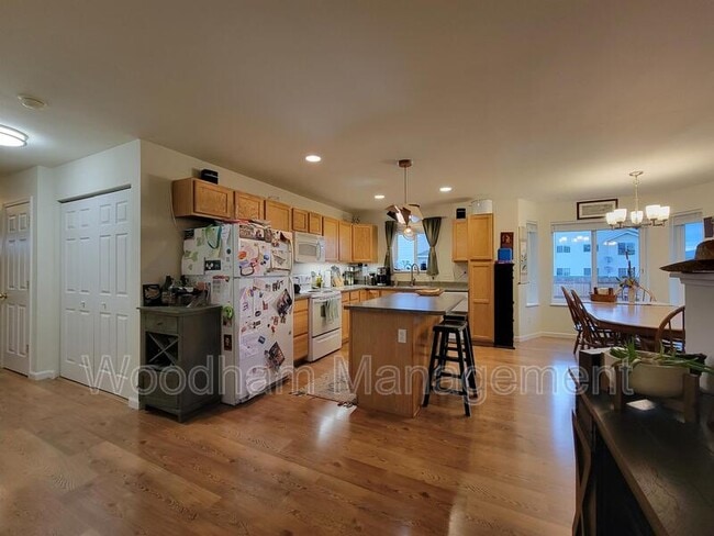 Photo - 190 Droulliard Ave