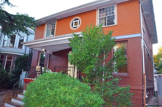 Building Photo - CLICK "REQUEST A TOUR" NOW!