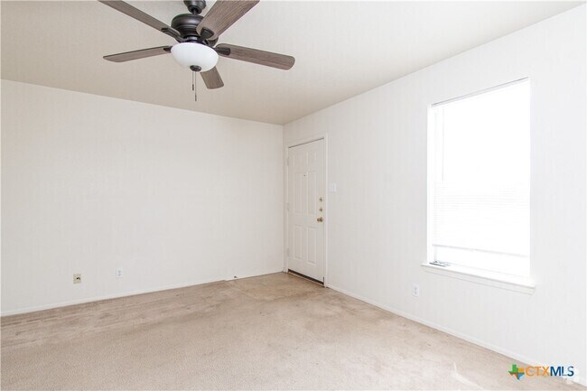 Building Photo - 2014 Cedarhill Dr Unit A Rental