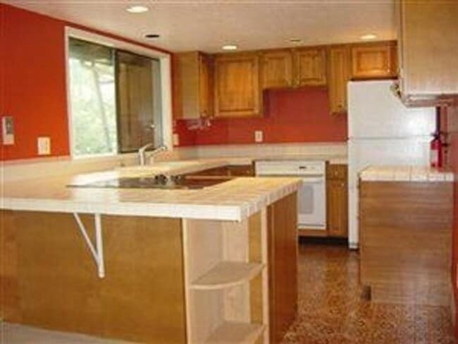 Photo - Pre-lease July - 4Bd/2Ba