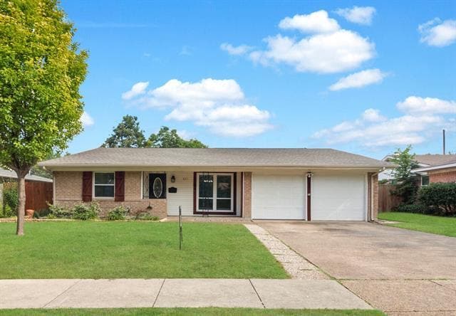 Building Photo - 821 Wisteria Way