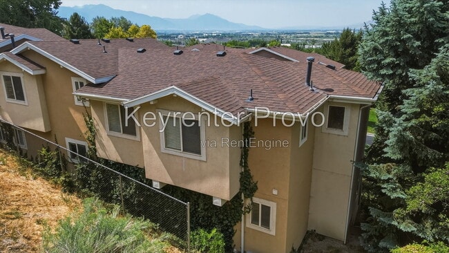 Photo - 1285 Alpine Way
