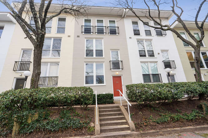 Photo - 242 G St SW (Washington, DC)