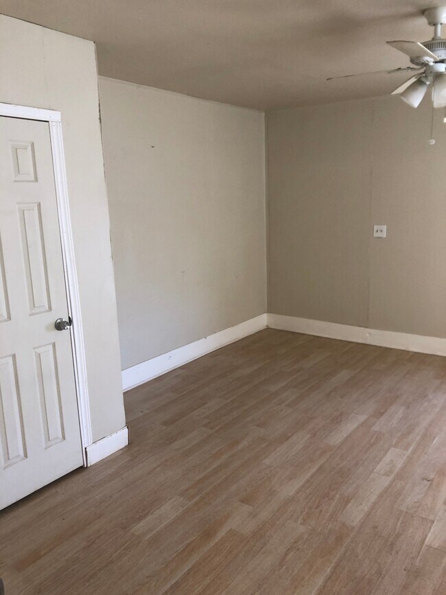 Photo - 1708 Avenue N