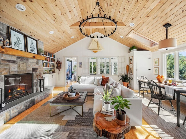 Photo - 2046 Lakeside Dr W Unidad SI ID1502225P