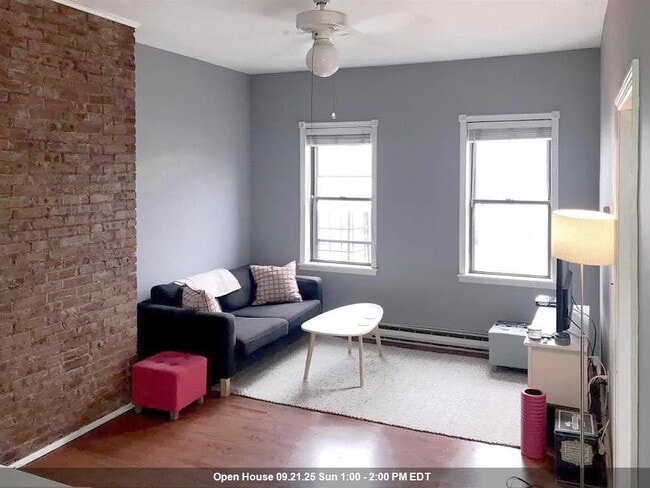 Building Photo - 420 2nd St Unit 9 Rental