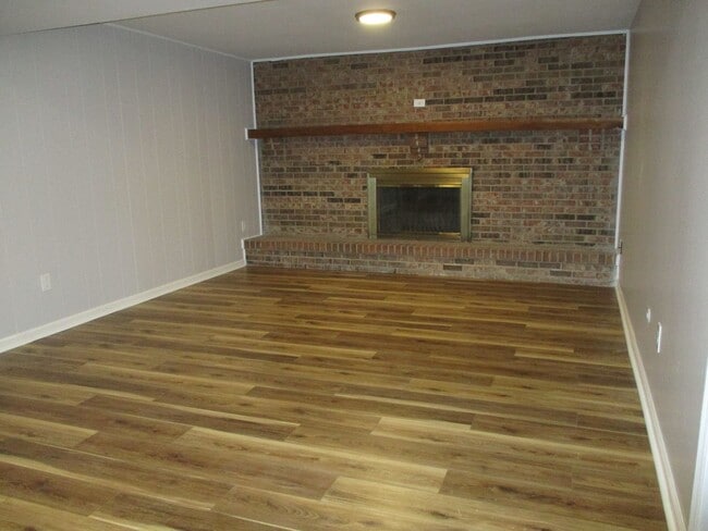 Photo - Renovated Quad In Forest Ridge Area w/4 Be...