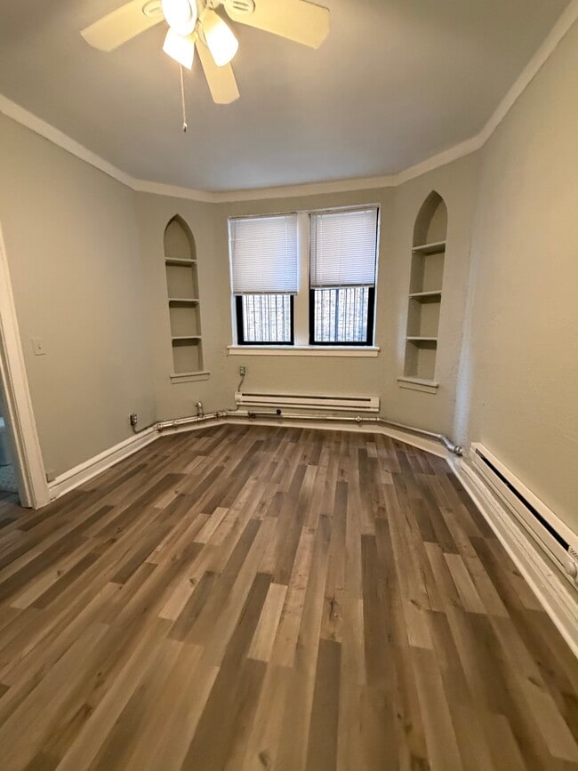 Building Photo - 4827 N Damen Ave Unit Studio