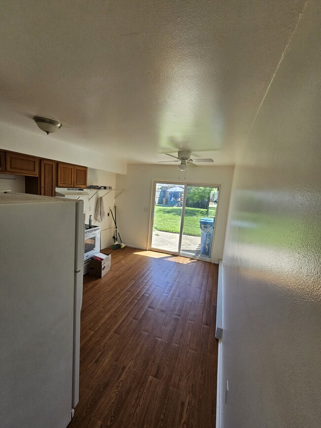 Photo - 5547 Fisher Dr Unidad 5547 Rental