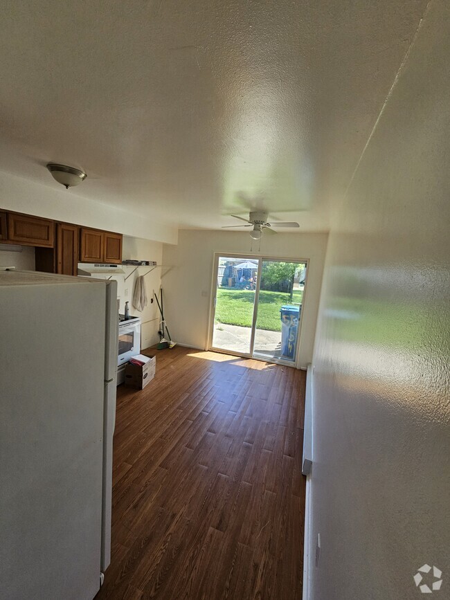 Building Photo - 5547 Fisher Dr Unit 5547 Rental
