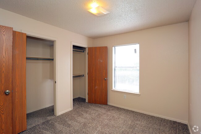 Chapel Ridge of Shawnee Apartments For Rent in Shawnee, OK