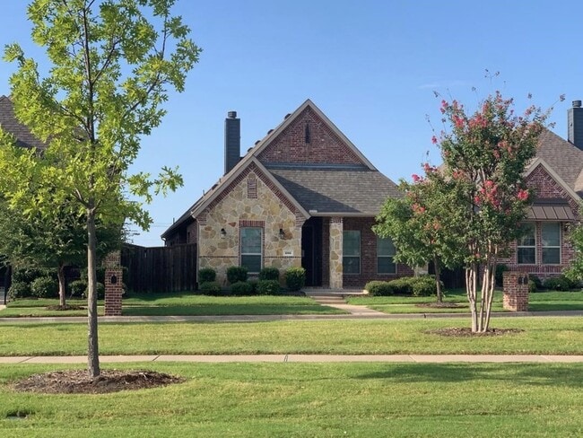 Photo - 686 Pendle Forest Dr