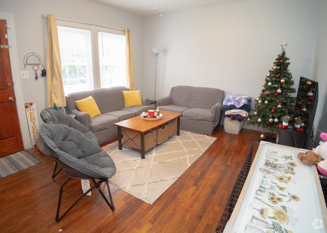 Building Photo - Grid House for Rent- 2 blocks to campus