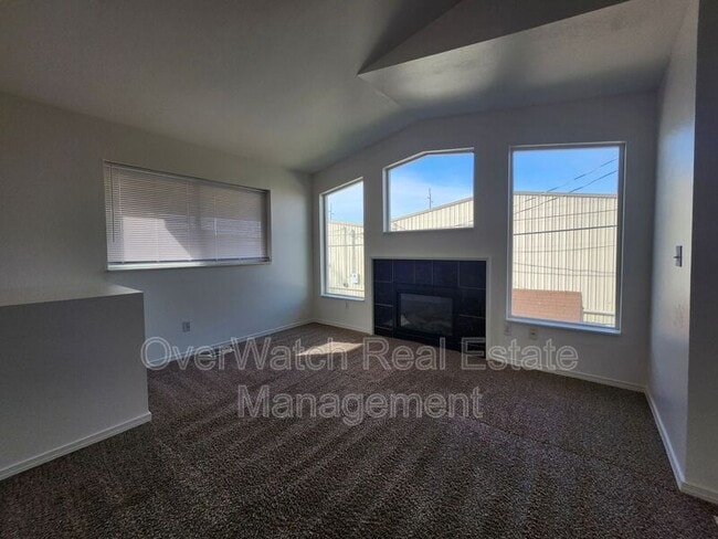 Photo - 705 Pearl Dr