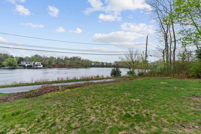 Photo - 376 Arnolds Neck Dr Unidad 2