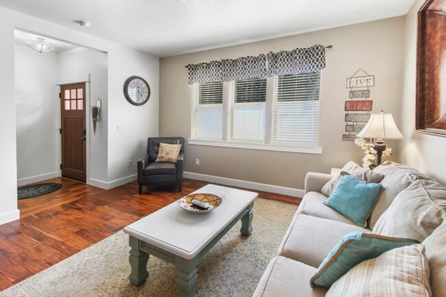 Photo - Parker Townhome: Luxurious Furnished Townhome, Attached 2 Car Garage, $300 Utility Fee