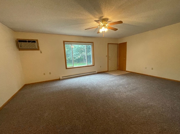 Photo - 317 Twin Oak Dr