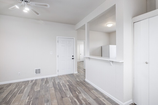 Photo - 512 Barrett Ave Unit 512