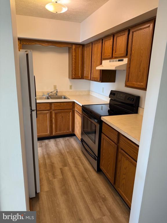 Photo - 212 W Whitlock Ave