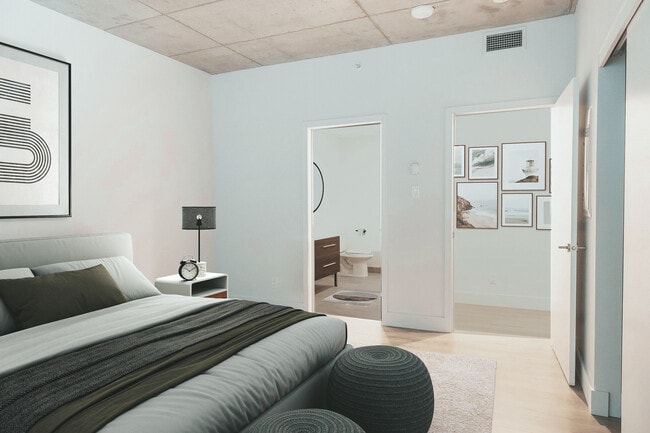 Chambre à l'étage | Upstairs Bedroom - Brix Apartments