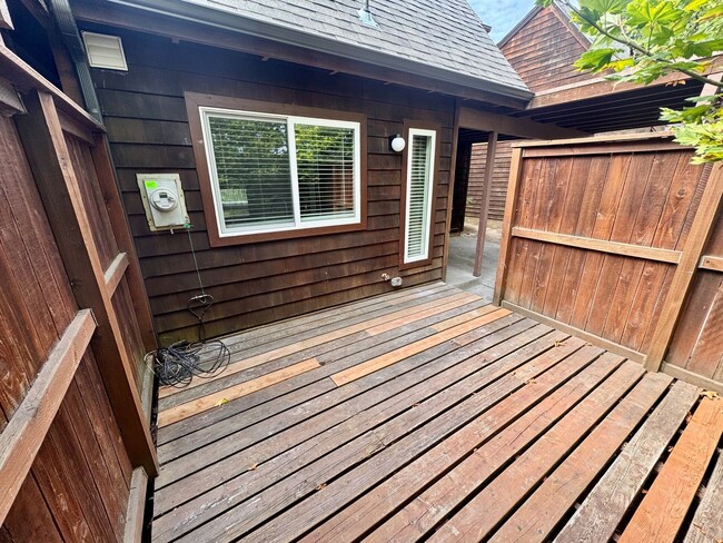 Photo - NEWLY RENOVATED Two-Story Townhouse By Ave...