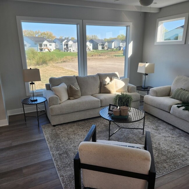 Photo - 509 Deer Haven St