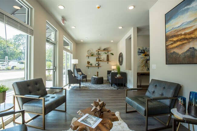 Photo - 226 E Lockwood Ave Unidad 315