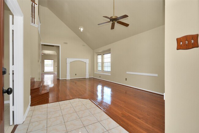 Photo - 4123 Valedon Ln