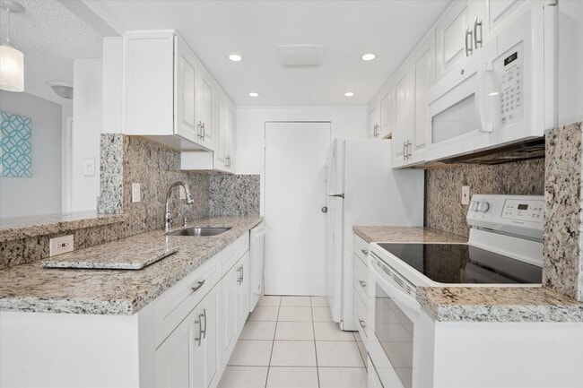 Building Photo - 720 Orton Ave Unit 607