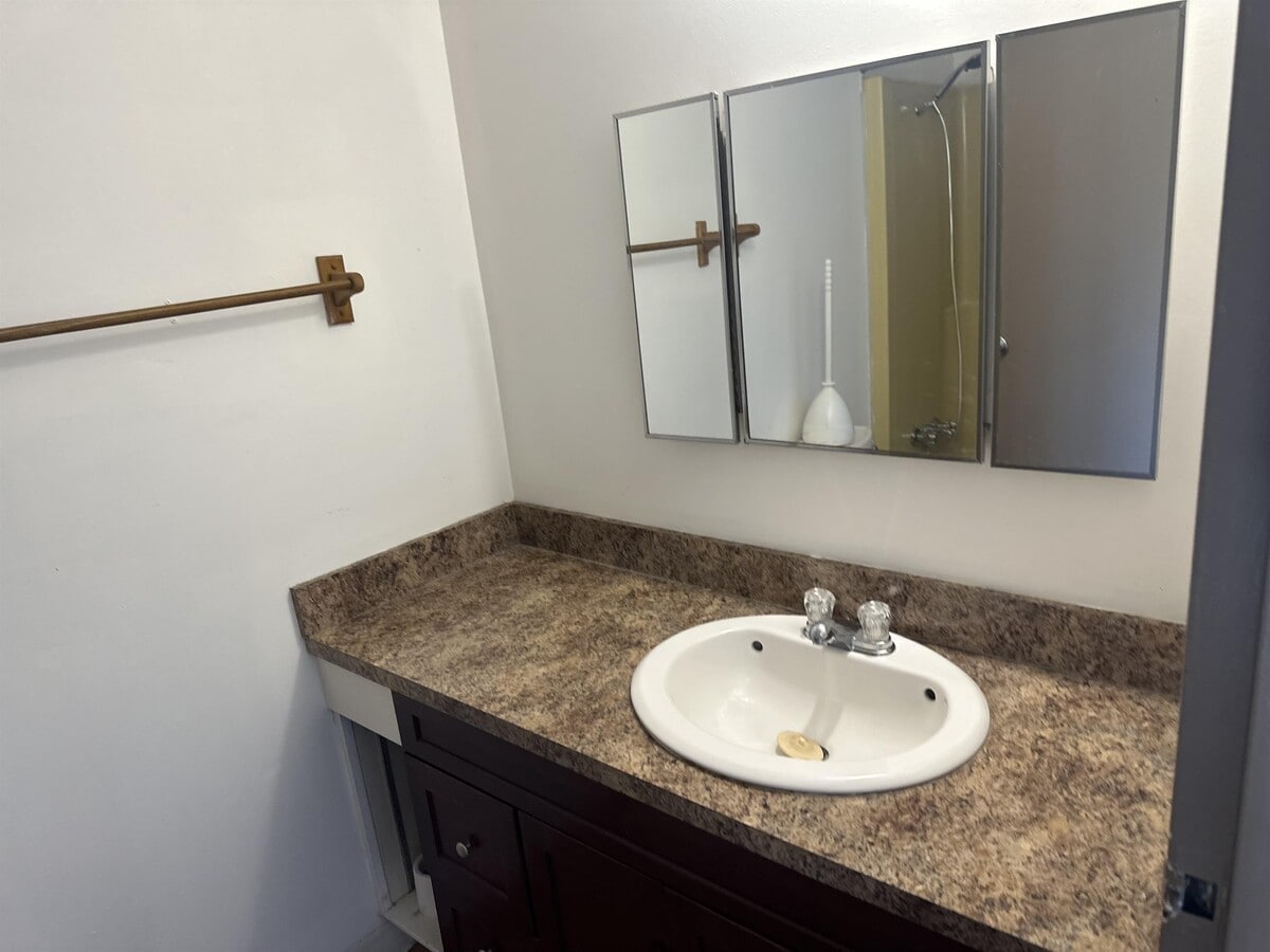 Photo - 2731 9th Ave Unité 7