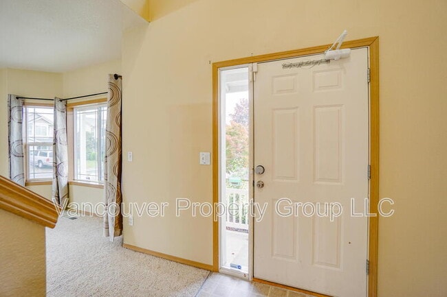 Photo - 2420 NE 165th Ave