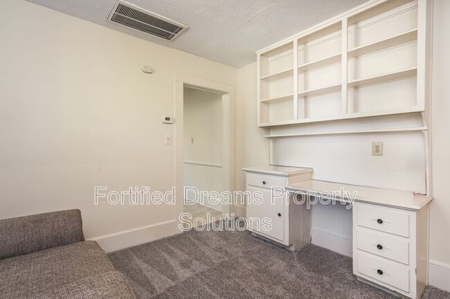 Photo - 400 S Spring St Unit #F