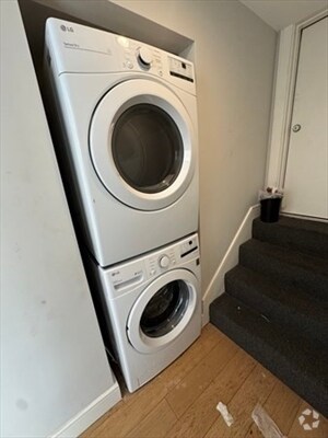 Building Photo - 267 Newbury St Unit 5 Rental