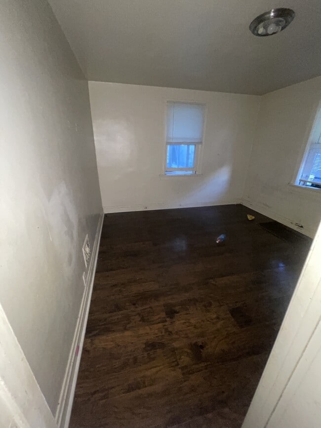 Photo - 8356 Strathmore Pl