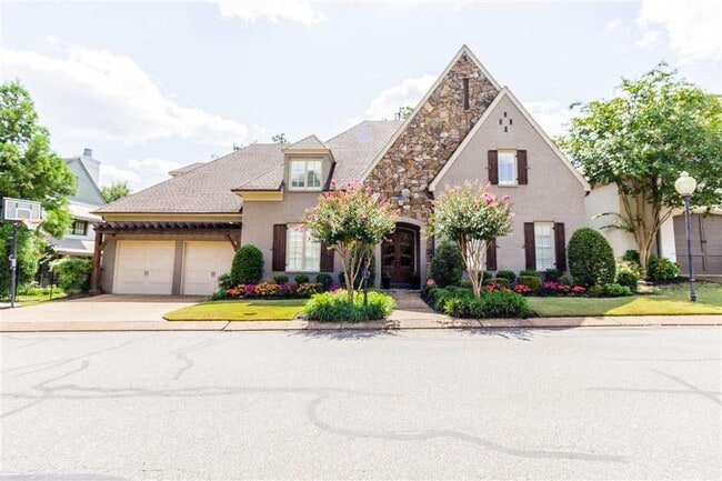 Building Photo - HOME FOR SALE or rent Gorgeous executive h...