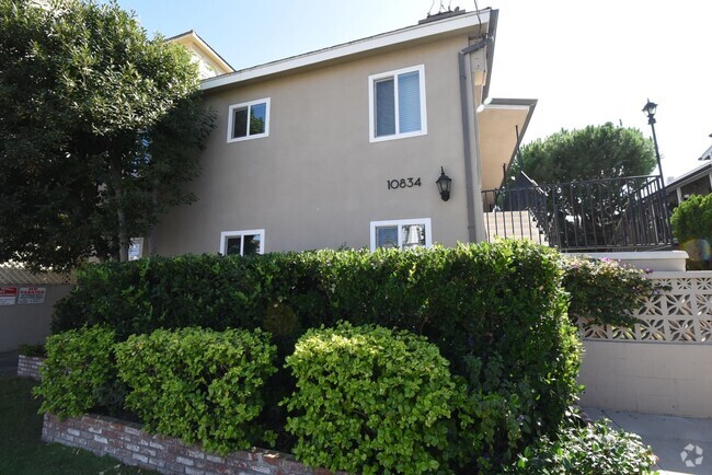 Building Photo - 10834 Bloomfield St Unit 34-08 Rental