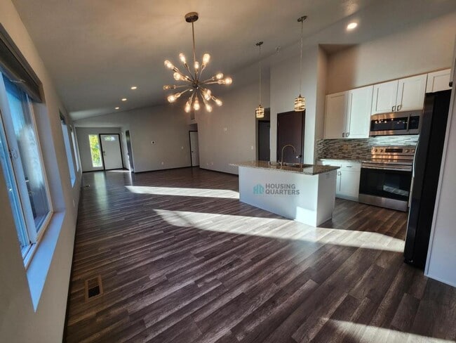 Photo - 1421 E Providence Ave