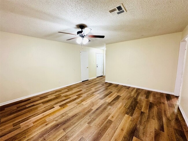 Photo - 2523 Woodbough Dr