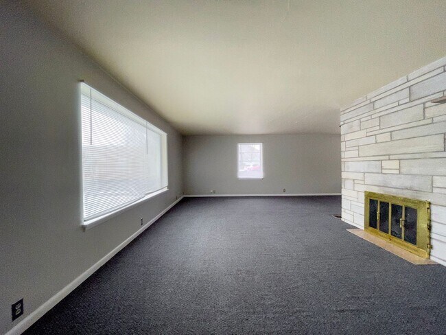 Photo - PRELEASING for AUGUST! Close to Campus Unit Apt A.