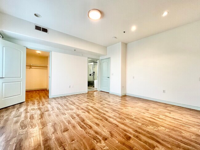 Photo - 6064 Hazelhurst Pl Unidad 1A