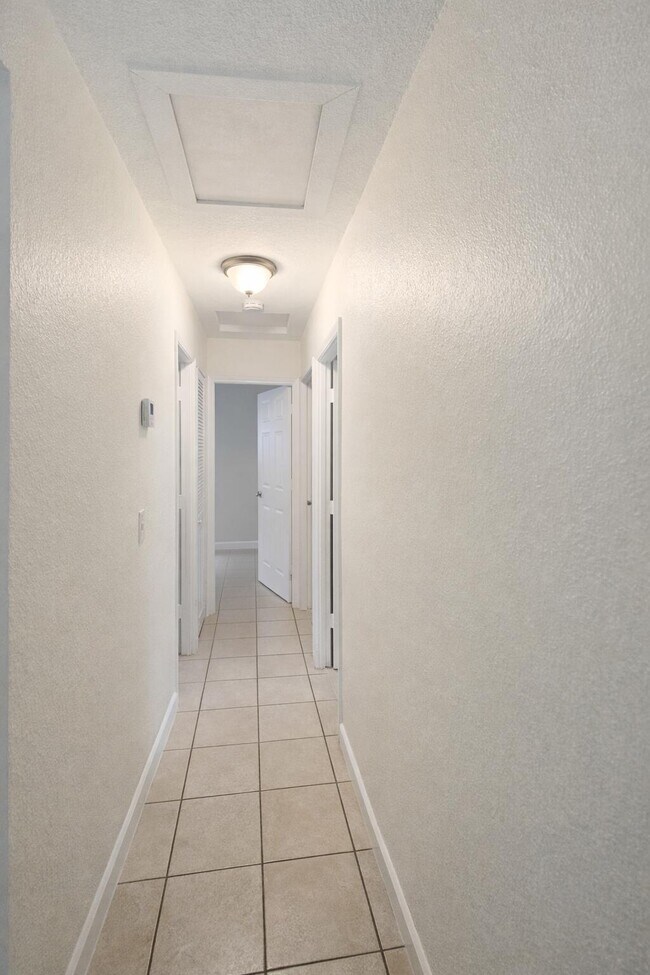 Photo - 1520 W 11th St