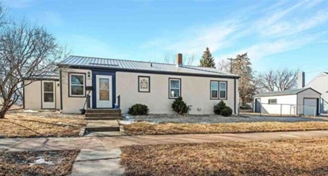 1501 W 15th St. Sioux Falls, SD 57104 - 1501 W 15th St. Sioux Falls, SD 57104 House