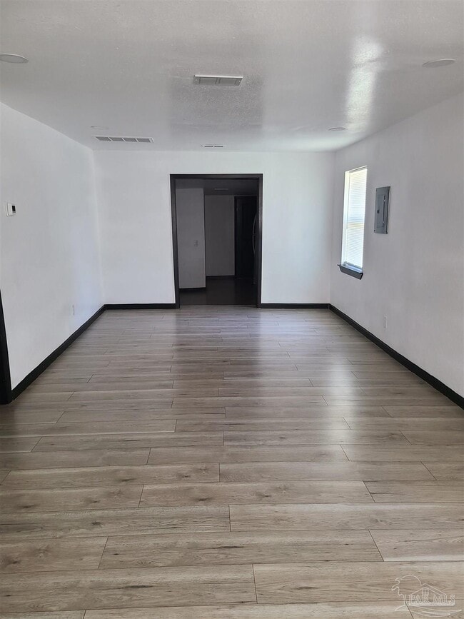 Photo - 701 Armenia Dr