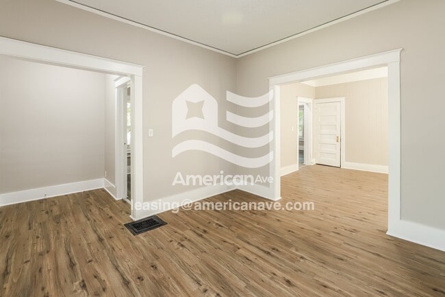 Photo - 2933 Park Ave