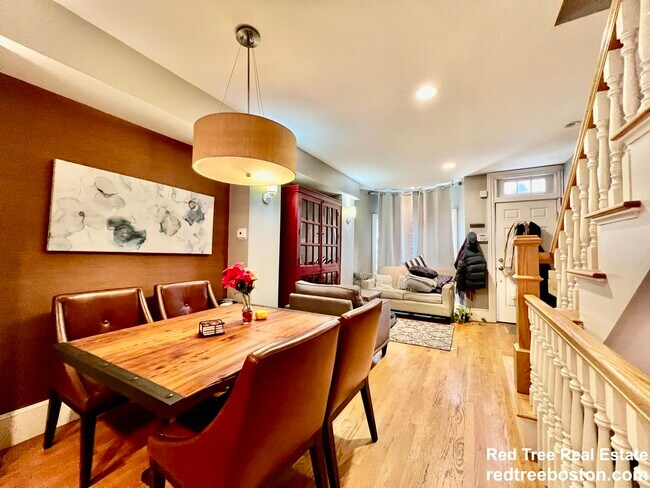 Photo - 1 Greenwich Ct