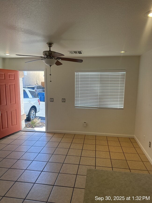 Photo - 9914 Keephills St