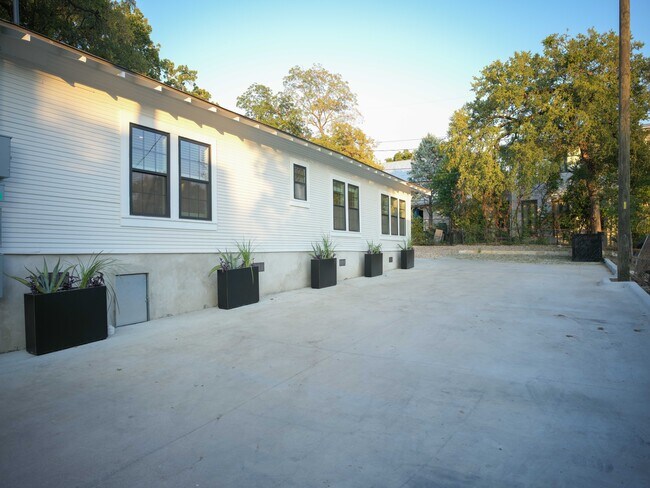 Photo - 803 Oakland Ave