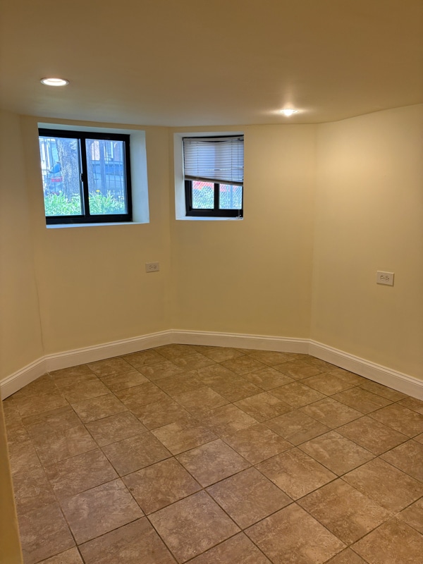 Photo - 1911 S Troy St Apartamento Unidad Basement