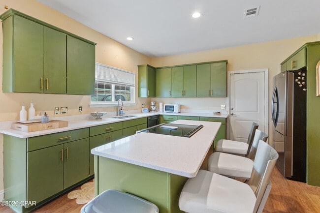3243 Country Club Dr